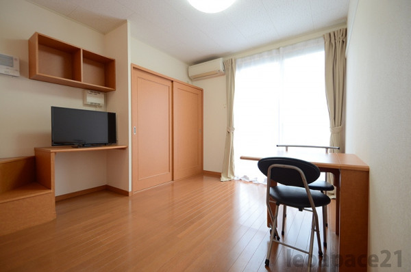 山口県下関市の家具家電付き賃貸「レオパレスエクセル」メイン画像